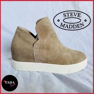 Steve Madden Platform Sneakers. Taupe